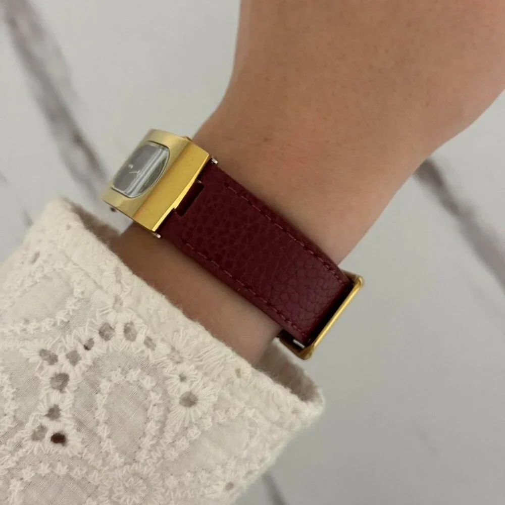 SKU0138 Casual Gold Red Women Fashion Square Watch Stainless steel‎ + gift bag
